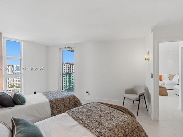 2-bedroom condo for sale in Sunny Isles Beach - 100 Bayview Dr 1901 - MondialRealty