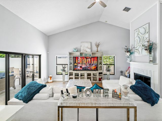 Home for sale at 1338 SW 3rd Street - photo 6703648