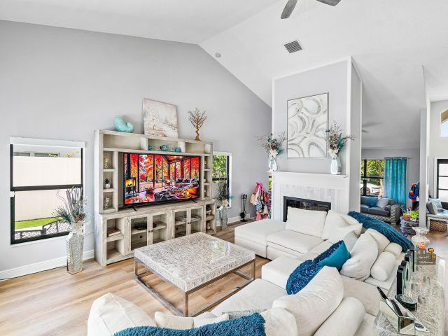 Home for sale at 1338 SW 3rd Street - photo 6703649