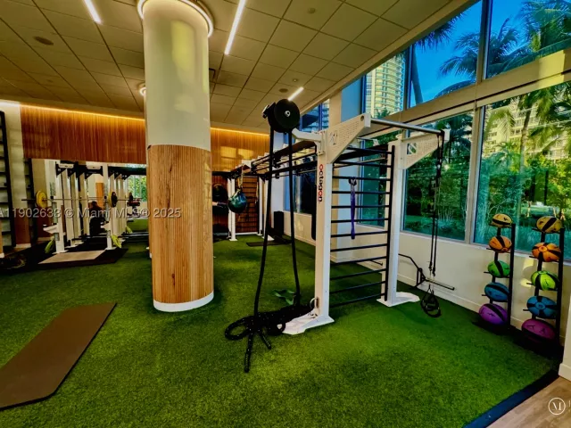 2-bedroom condo for rent in Miami Beach - 1500 Bay Rd 846S - MondialRealty