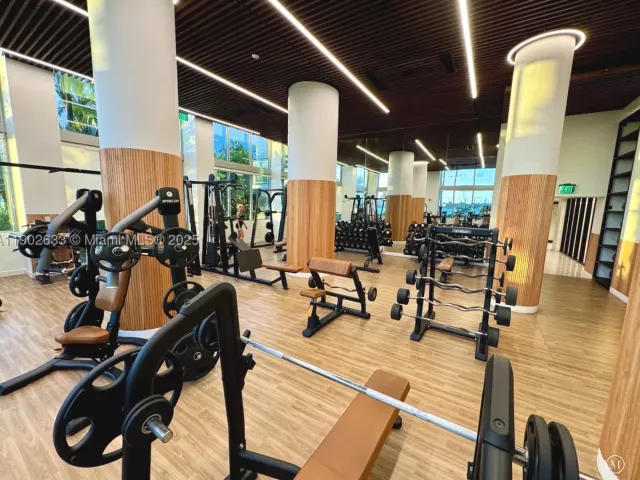 2-bedroom condo for rent in Miami Beach - 1500 Bay Rd 846S - MondialRealty