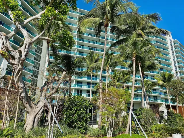 2-bedroom condo for rent in Miami Beach - 1500 Bay Rd 846S - MondialRealty