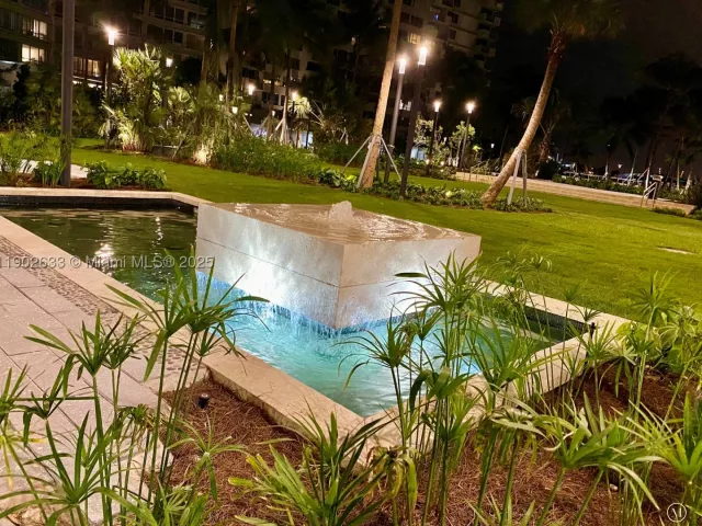 2-bedroom condo for rent in Miami Beach - 1500 Bay Rd 846S - MondialRealty