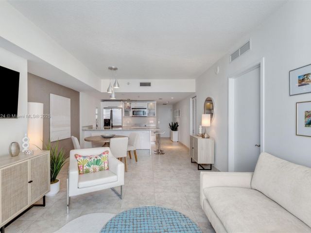 Apartment for sale  Unit #3605 - photo 6711364