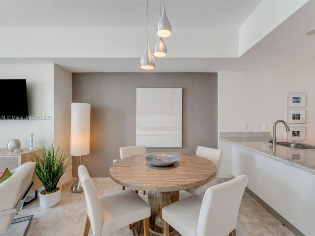 Apartment for sale  Unit #3605 - photo 6711367