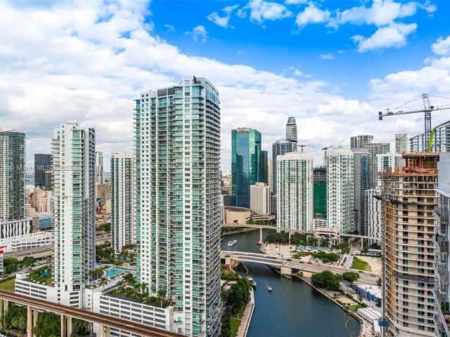 Apartment for sale  Unit #3605 - photo 6711375