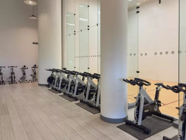 2-bedroom condo for sale in Sunny Isles Beach - 16500 COLLINS AV 2055 - MondialRealty