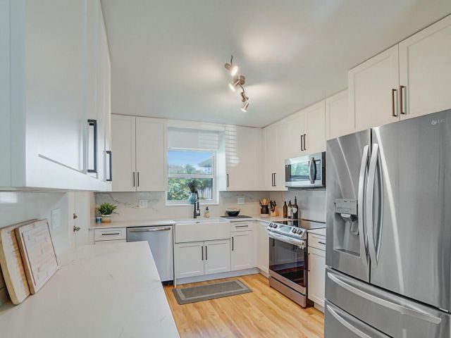 Home for sale at 455 NE 34th Street - photo 6781277