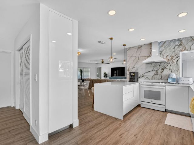 Home for rent at 891 SW Hickory Terrace - photo 6705466