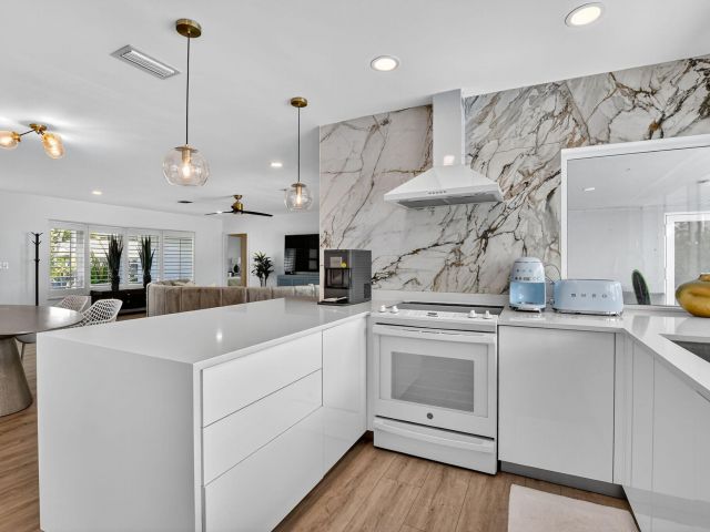 Home for rent at 891 SW Hickory Terrace - photo 6705474