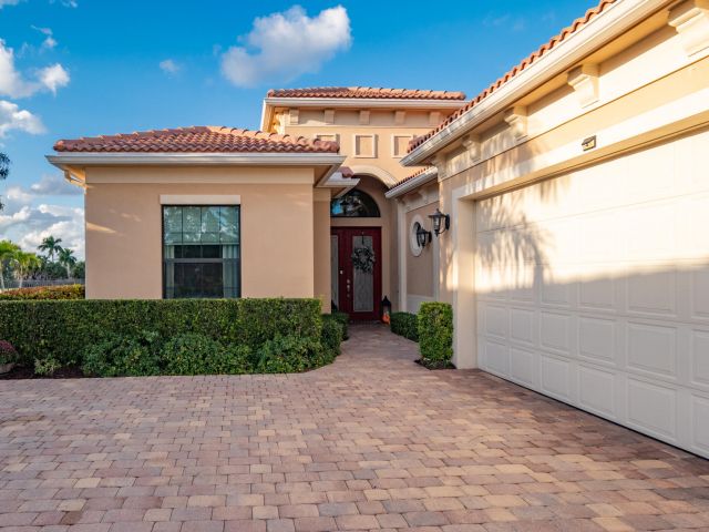 Home for sale at 6760 Fox Hollow Drive - photo 6738555