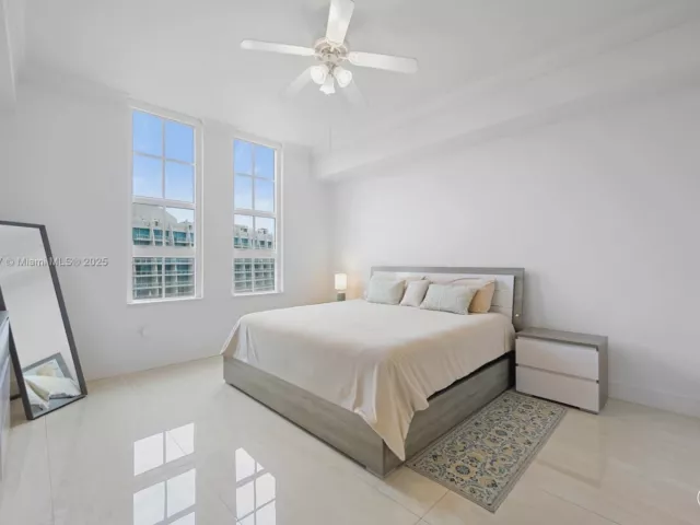 2-bedroom condo for sale in Aventura - 3001 NE 185 St 613 - MondialRealty