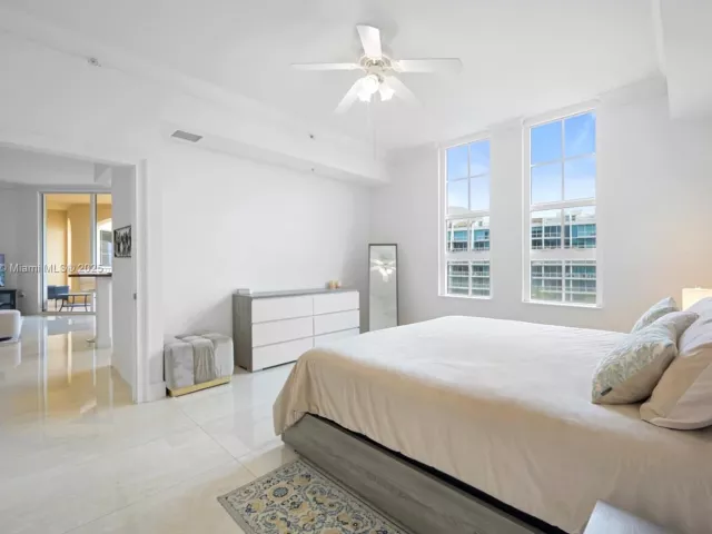 2-bedroom condo for sale in Aventura - 3001 NE 185 St 613 - MondialRealty