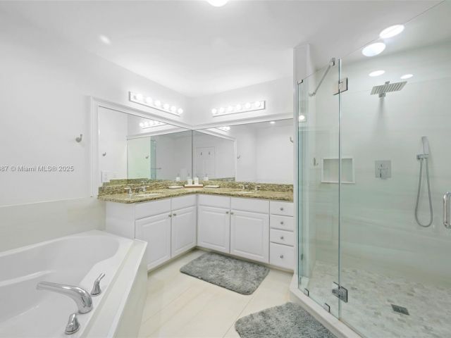 Apartment for sale  Unit #613 - photo 6718045