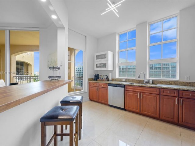 Apartment for sale  Unit #613 - photo 6718057