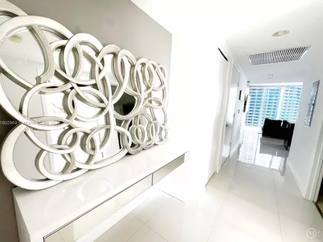 2-bedroom condo for sale in Miami - 485 Brickell Ave 2602 - MondialRealty