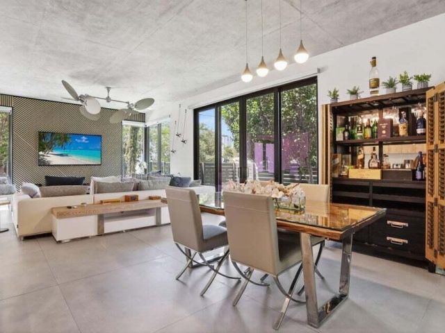 Home for rent at 925 NE 6th Street - photo 6707431