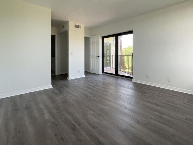 Home for rent at 3764 Victoria Drive - photo 6729366