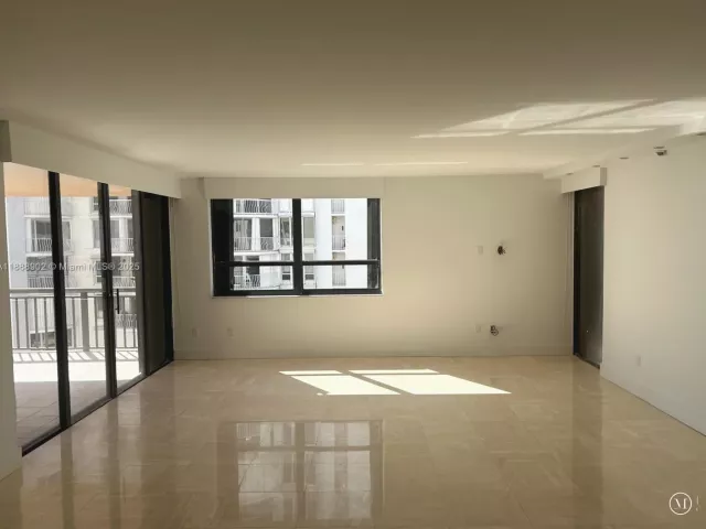 2-bedroom condo for rent in Bal Harbour - 10175 Collins Ave 1104 - MondialRealty