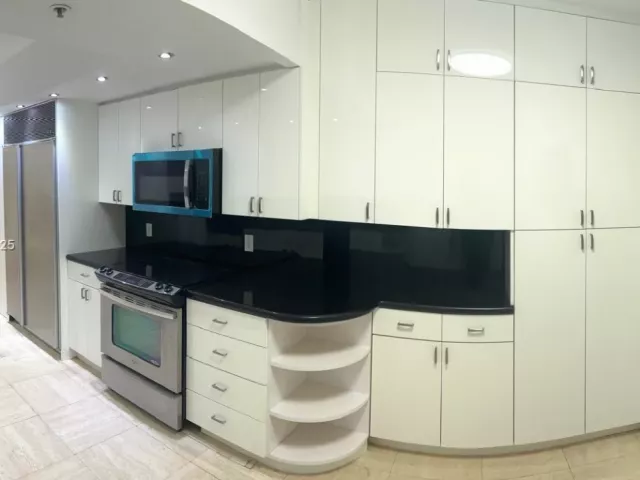 2-bedroom condo for rent in Bal Harbour - 10175 Collins Ave 1104 - MondialRealty