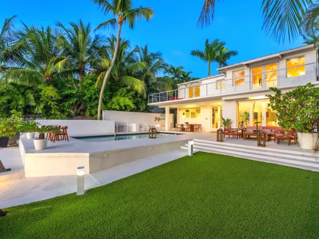 3-bedroom home for sale in Miami Beach - 302 W San Marino Dr - MondialRealty