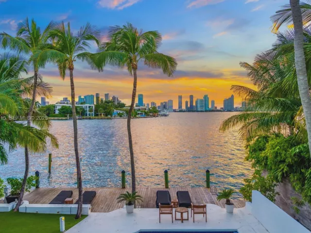 3-bedroom home for sale in Miami Beach - 302 W San Marino Dr - MondialRealty