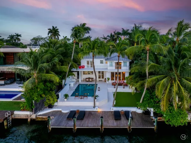 3-bedroom home for sale in Miami Beach - 302 W San Marino Dr - MondialRealty