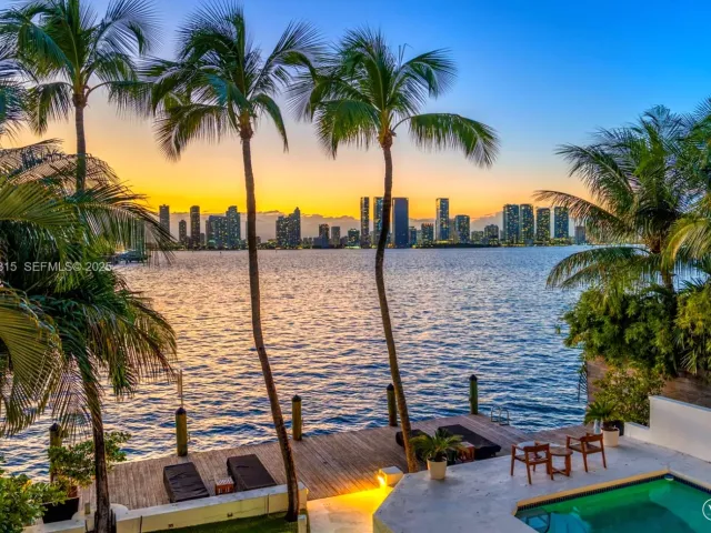 3-bedroom home for sale in Miami Beach - 302 W San Marino Dr - MondialRealty