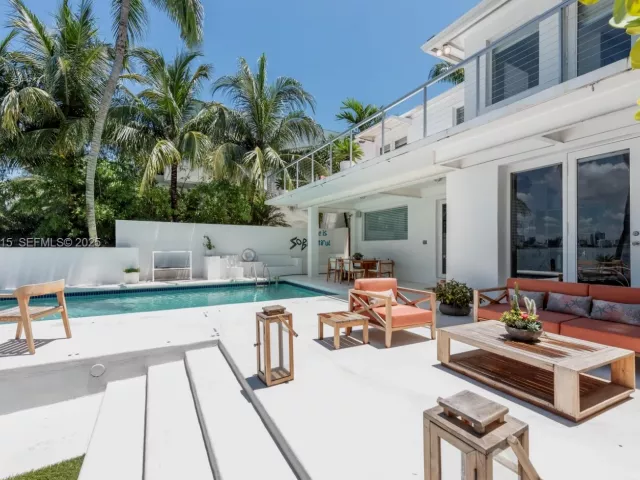 3-bedroom home for sale in Miami Beach - 302 W San Marino Dr - MondialRealty