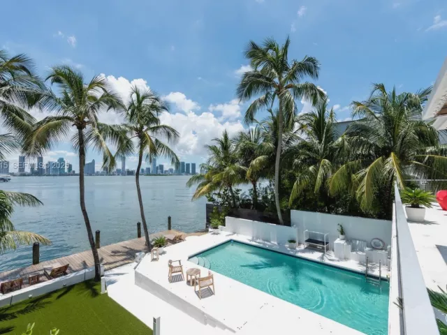 3-bedroom home for sale in Miami Beach - 302 W San Marino Dr - MondialRealty