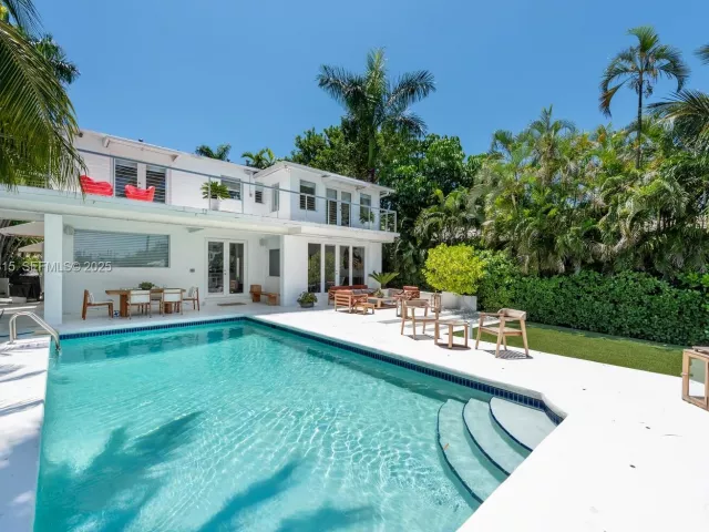 3-bedroom home for sale in Miami Beach - 302 W San Marino Dr - MondialRealty
