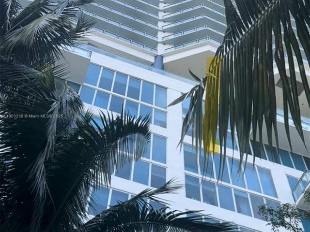 Apartment for sale  Unit #1802 - photo 6711402