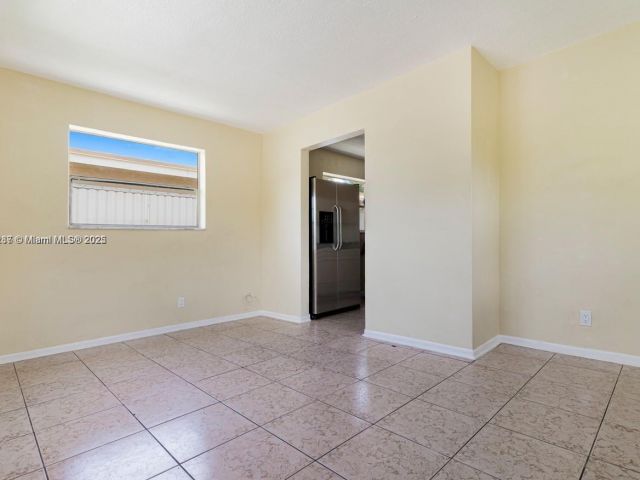 Home for rent at 805 NW 3rd Ter 1 - photo 7461965