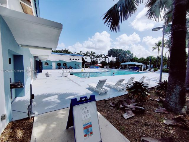 Home for rent at 805 NW 3rd Ter 1 - photo 7461973