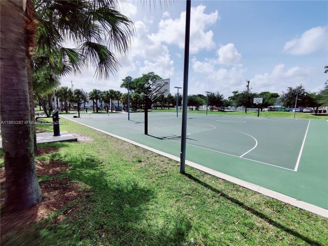 Home for rent at 805 NW 3rd Ter 1 - photo 7461975