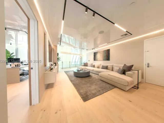 6-bedroom condo for rent in Sunny Isles Beach - 17121 Collins Ave 4803 - MondialRealty