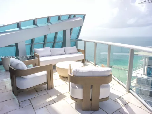 6-bedroom condo for rent in Sunny Isles Beach - 17121 Collins Ave 4803 - MondialRealty