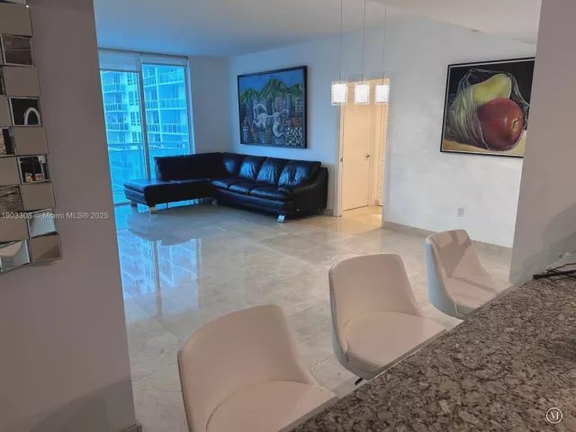 2-bedroom condo for rent in Miami - 950 Brickell Bay Dr 3505 - MondialRealty