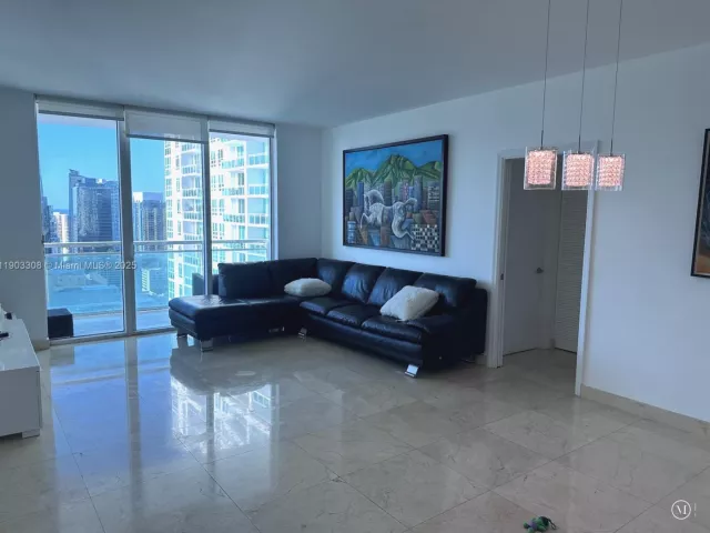 2-bedroom condo for rent in Miami - 950 Brickell Bay Dr 3505 - MondialRealty