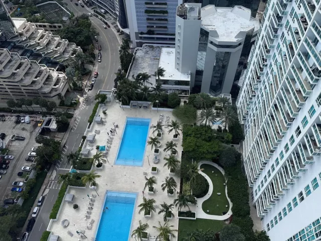 2-bedroom condo for rent in Miami - 950 Brickell Bay Dr 3505 - MondialRealty