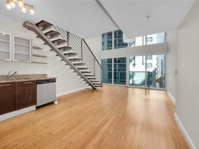 1-bedroom condo for sale in Miami - 41 SE 5th St 1515 - MondialRealty