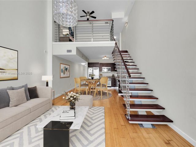 1-bedroom condo for sale in Miami - 41 SE 5th St 1515 - MondialRealty