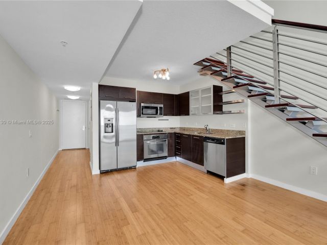 1-bedroom condo for sale in Miami - 41 SE 5th St 1515 - MondialRealty