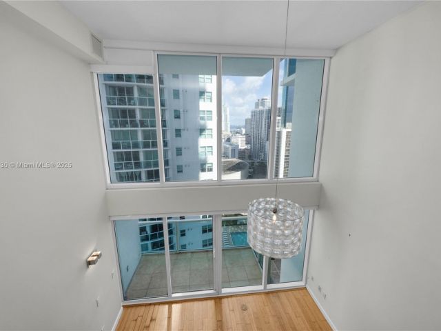 1-bedroom condo for sale in Miami - 41 SE 5th St 1515 - MondialRealty