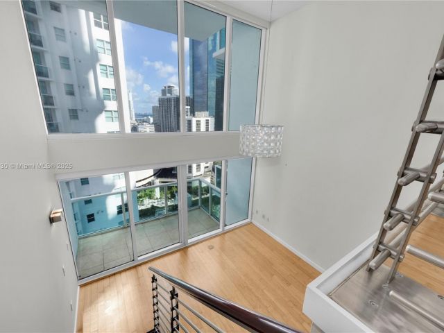 1-bedroom condo for sale in Miami - 41 SE 5th St 1515 - MondialRealty