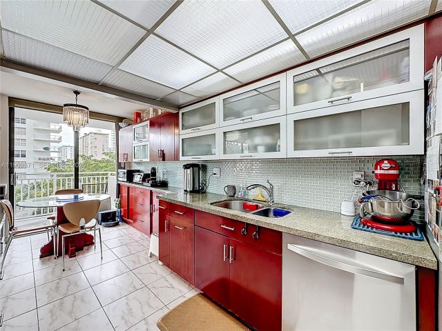 Apartment for sale  Unit #409 - photo 6727223