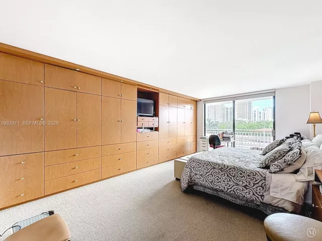 3-bedroom condo for sale in Sunny Isles Beach - 210 174th St 409 - MondialRealty