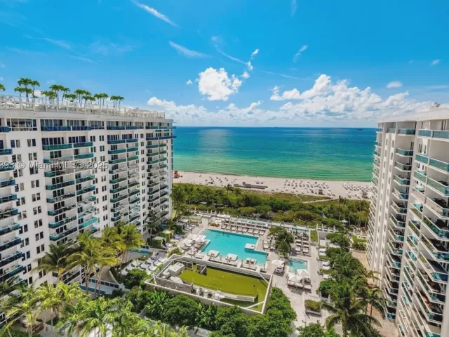 2-bedroom condo for rent in Miami Beach - 2301 Collins Ave PH20 - MondialRealty