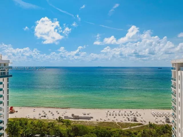 2-bedroom condo for rent in Miami Beach - 2301 Collins Ave PH20 - MondialRealty