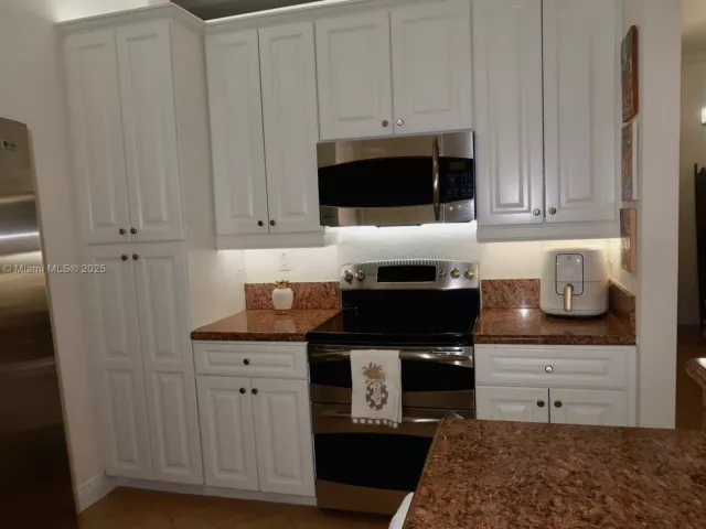 2-bedroom home for rent in West Palm Beach - 9778 Bowline Drive 102 - MondialRealty